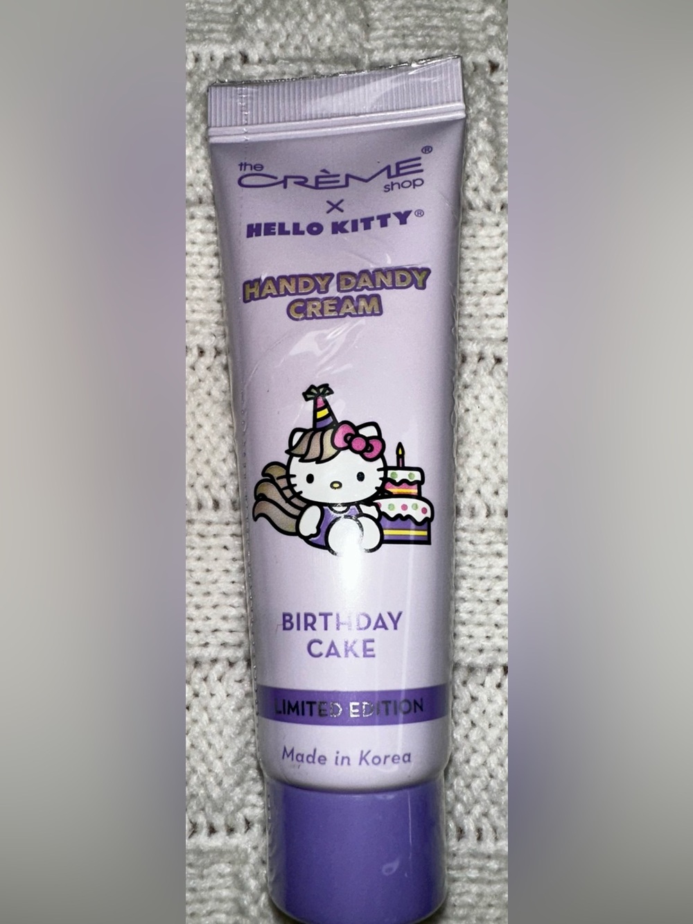 Creme shop/ Hello Kitty Birthday Cake Hand Cream in Lavender and Pink